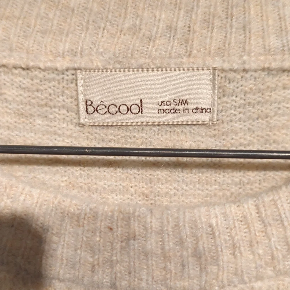 Becool sweater size small - Picture 3 of 4